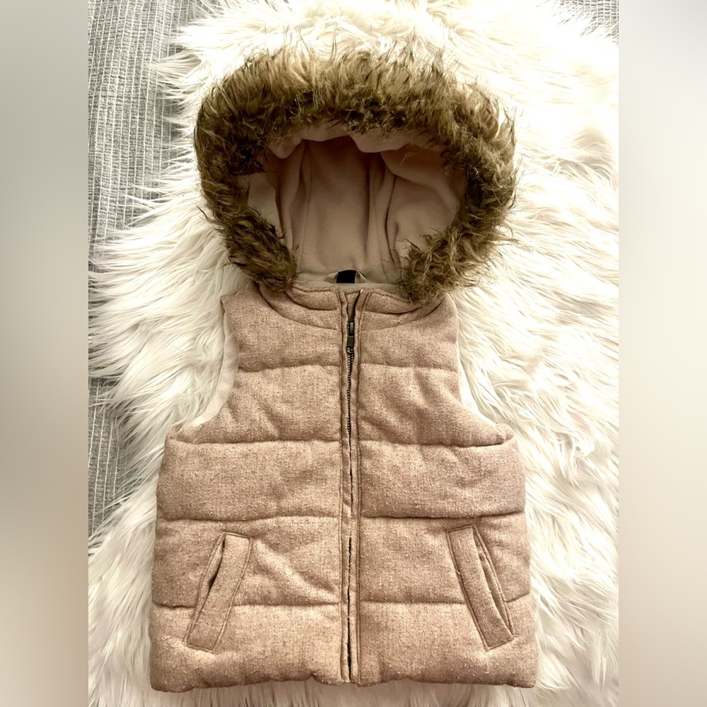 🦩CLEARANCE🦩 Baby GAP Hooded Woolley Puffer Vest Size 4T